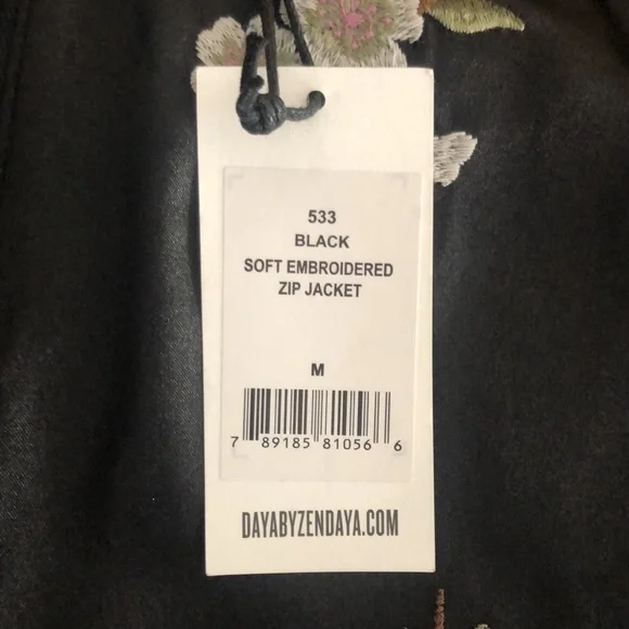 NWT Daya by Zendaya Black Soft Embroidered Zip Jacket M - Picture 5 of 6